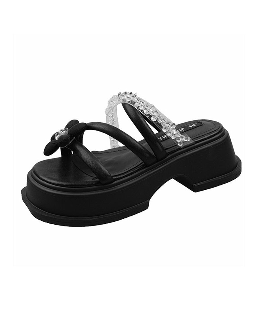 Effortlessly Elegant Sandals with a Timeless Design
