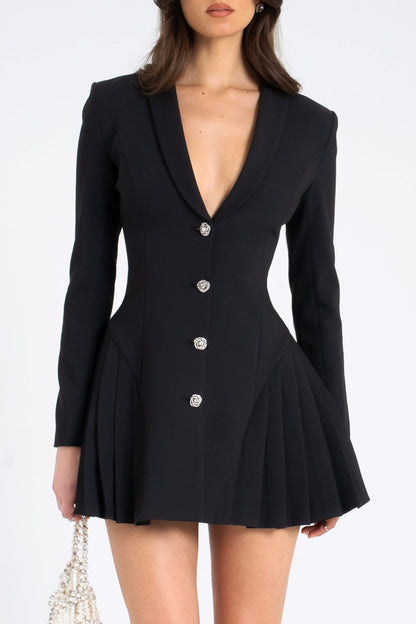 Effortlessly Elegant Dress with a Timeless Design