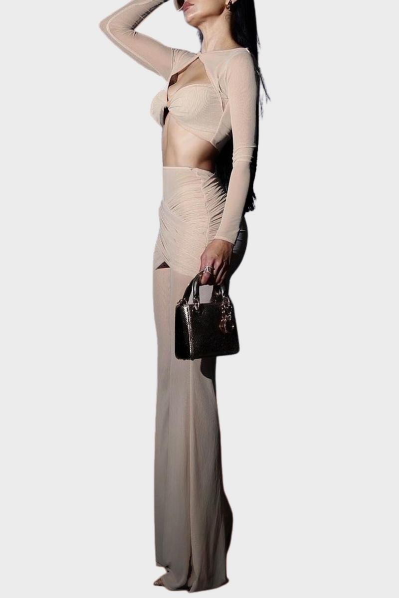 Well Tailored Pants with a Graceful Silhouette