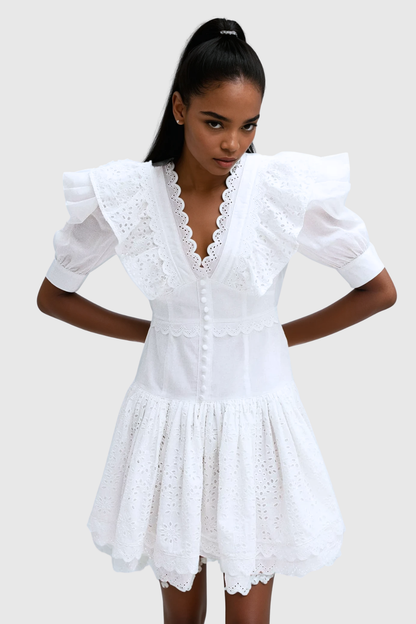 Effortlessly Elegant Dress with a Timeless Design