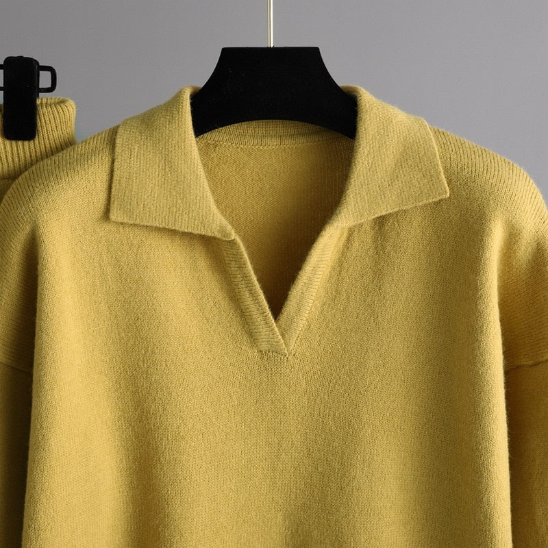 Classic Vintage Sweater with a Flattering Fit