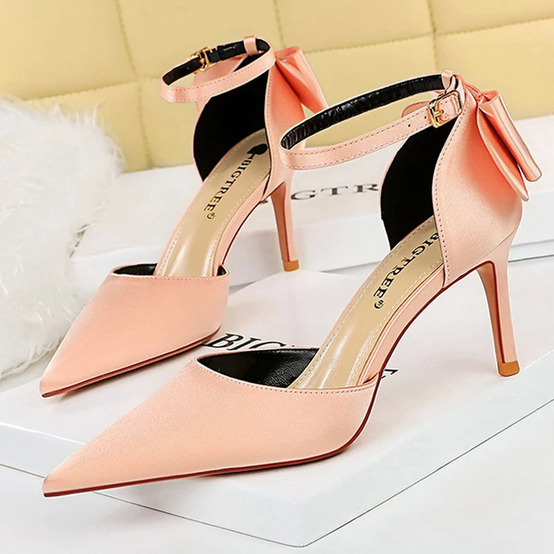Beautifully Finished Heels in a Timeless Design