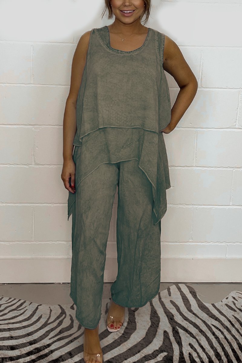 Sophisticated Pants with a Clean Classic Look