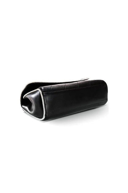 Gracefully Styled Bag for Any Occasion