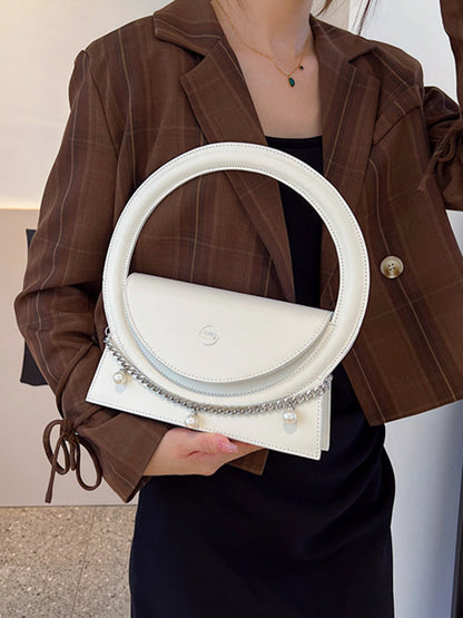 Well Tailored Bag with a Graceful Silhouette