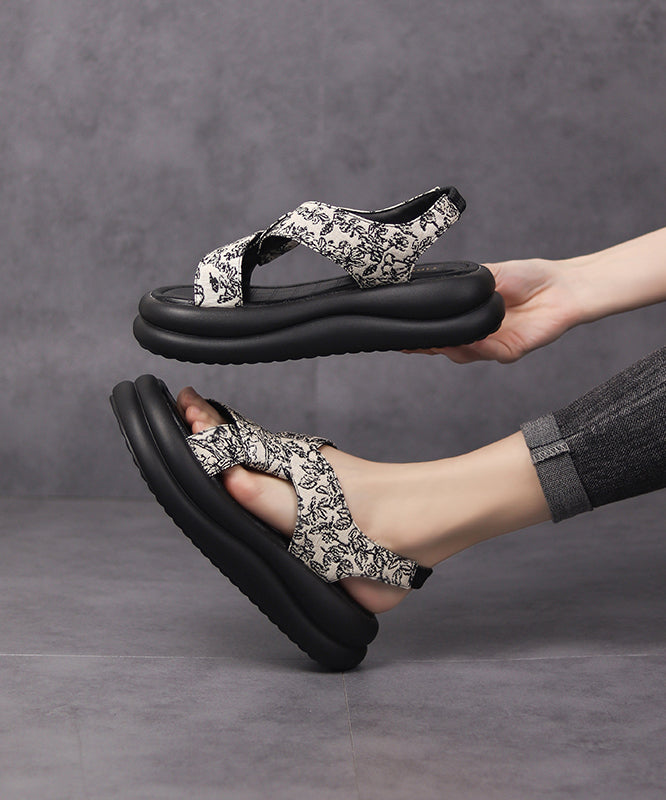 Effortlessly Elegant Sandals with a Timeless Design