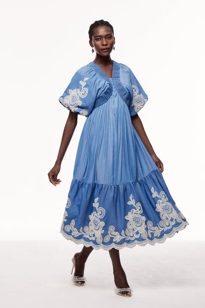 Beautifully Finished Dress in a Timeless Design