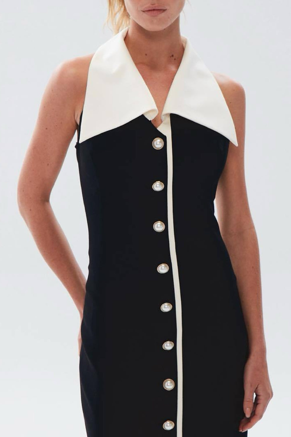 Beautifully Finished Dress in a Timeless Design