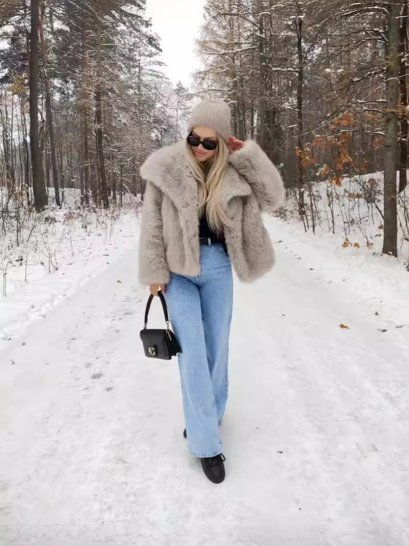 Sophisticated Coat with a Clean Classic Look
