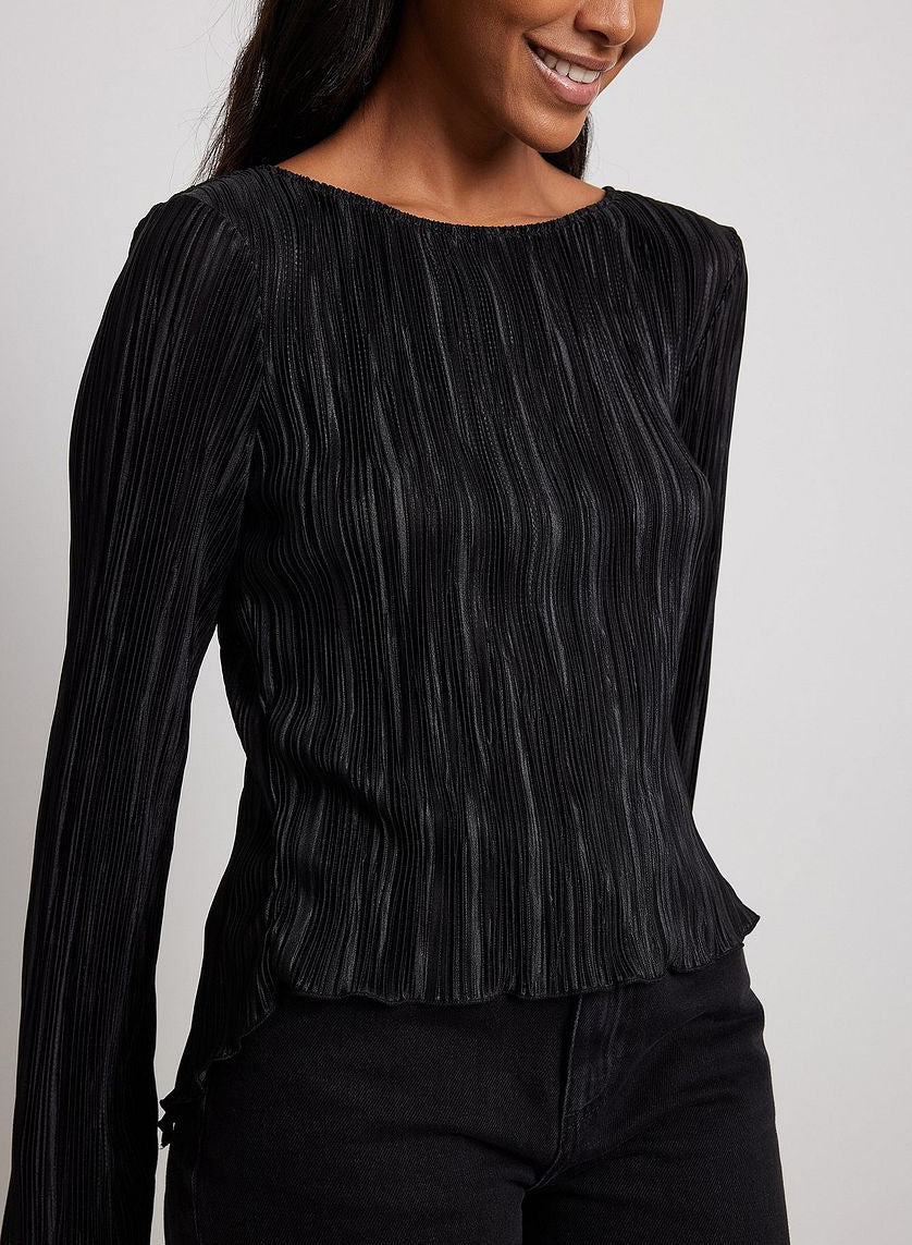 Classic Vintage Top with a Flattering Fit