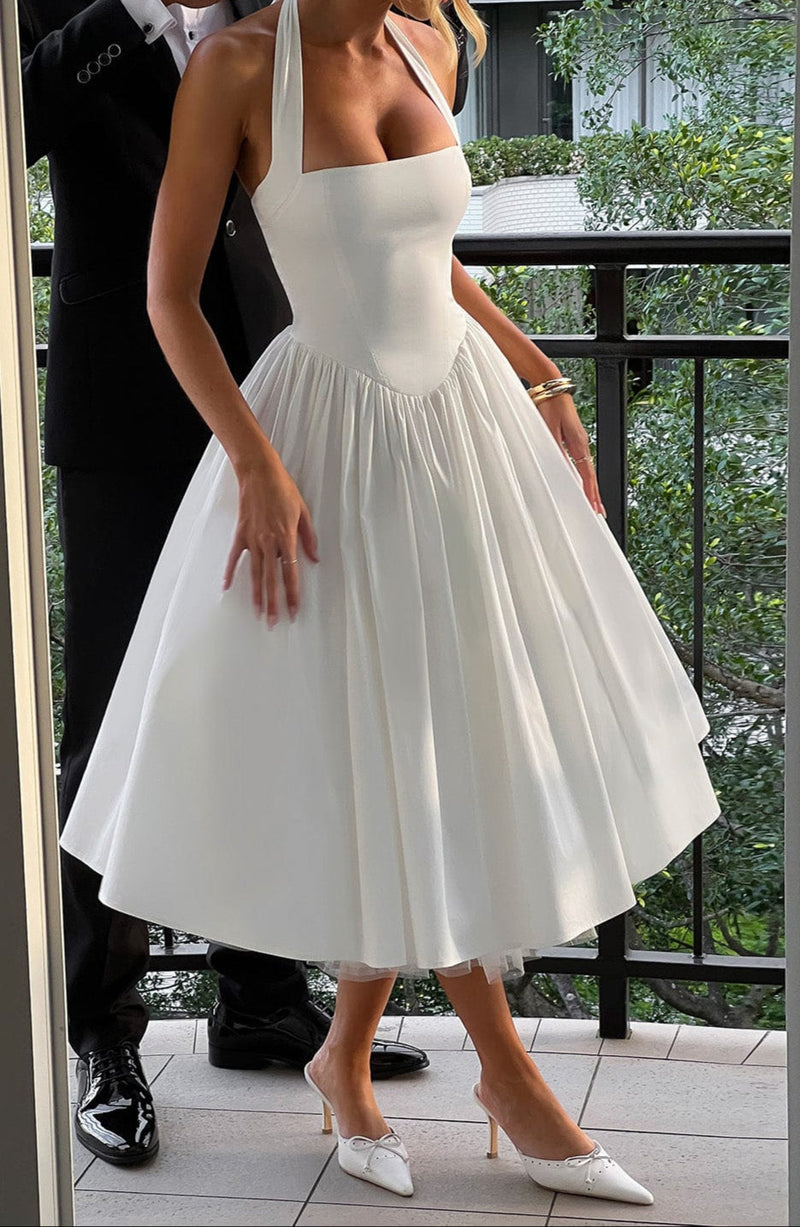 Gracefully Styled Dress for Any Occasion
