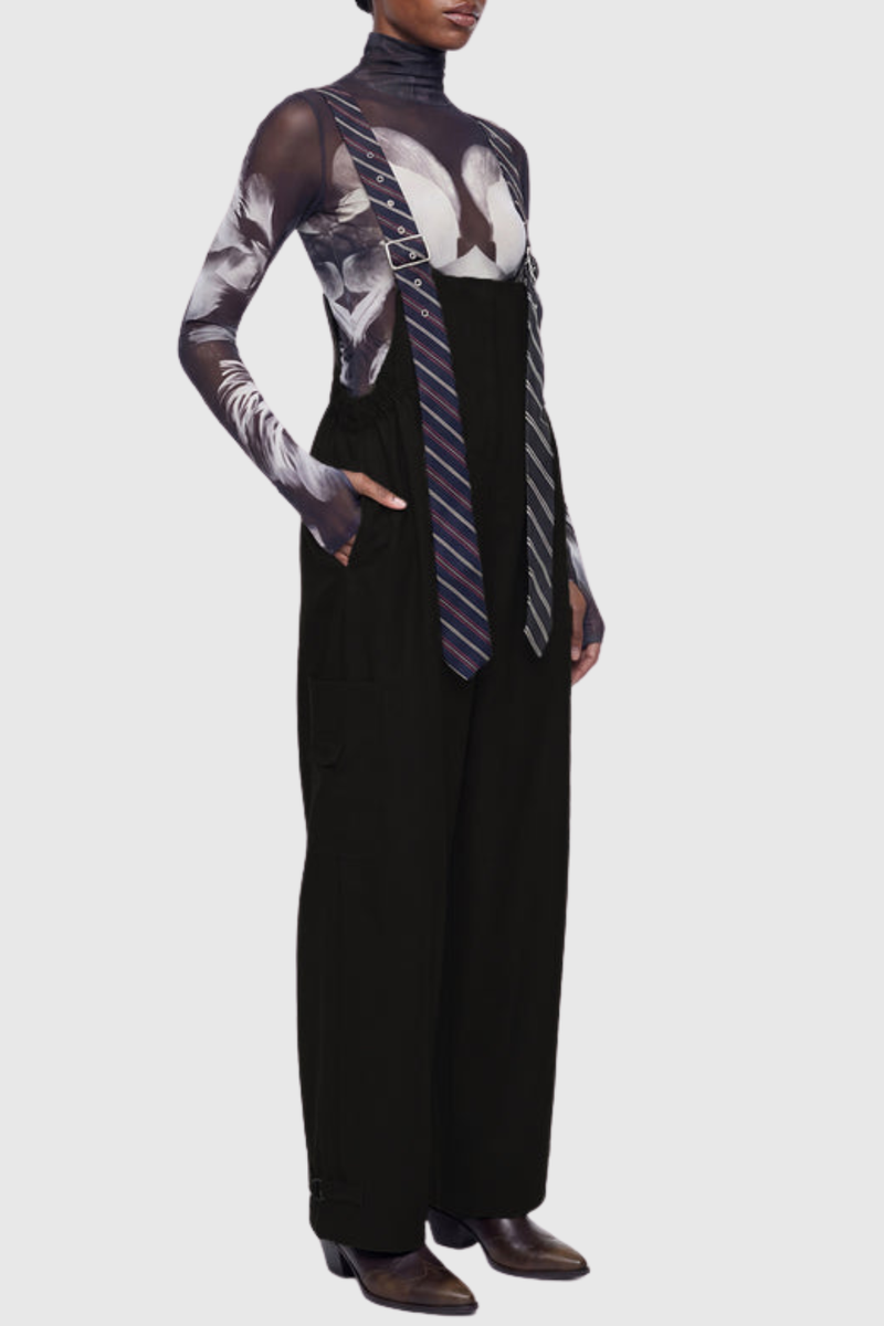Effortlessly Elegant Garment with a Timeless Design
