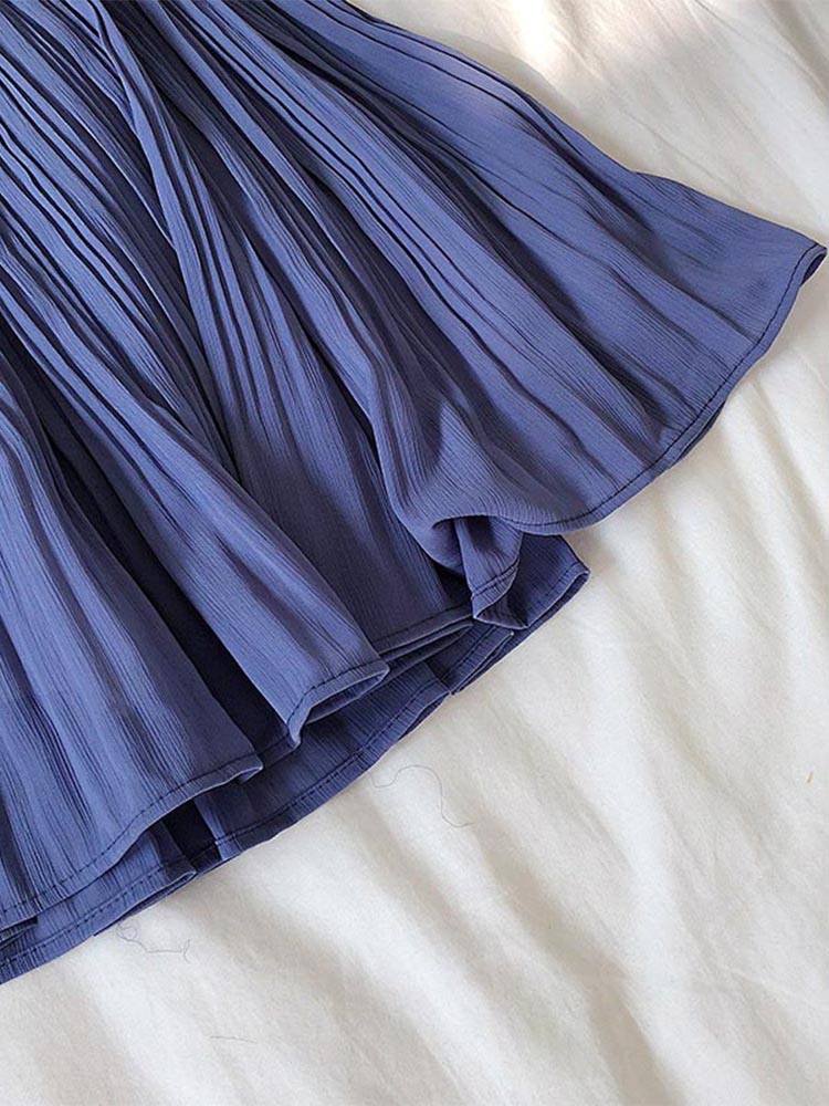 Well Tailored Garment with a Graceful Silhouette