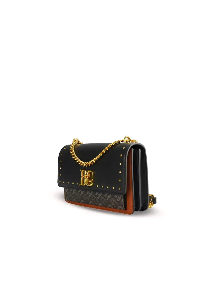 Gracefully Styled Bag for Any Occasion