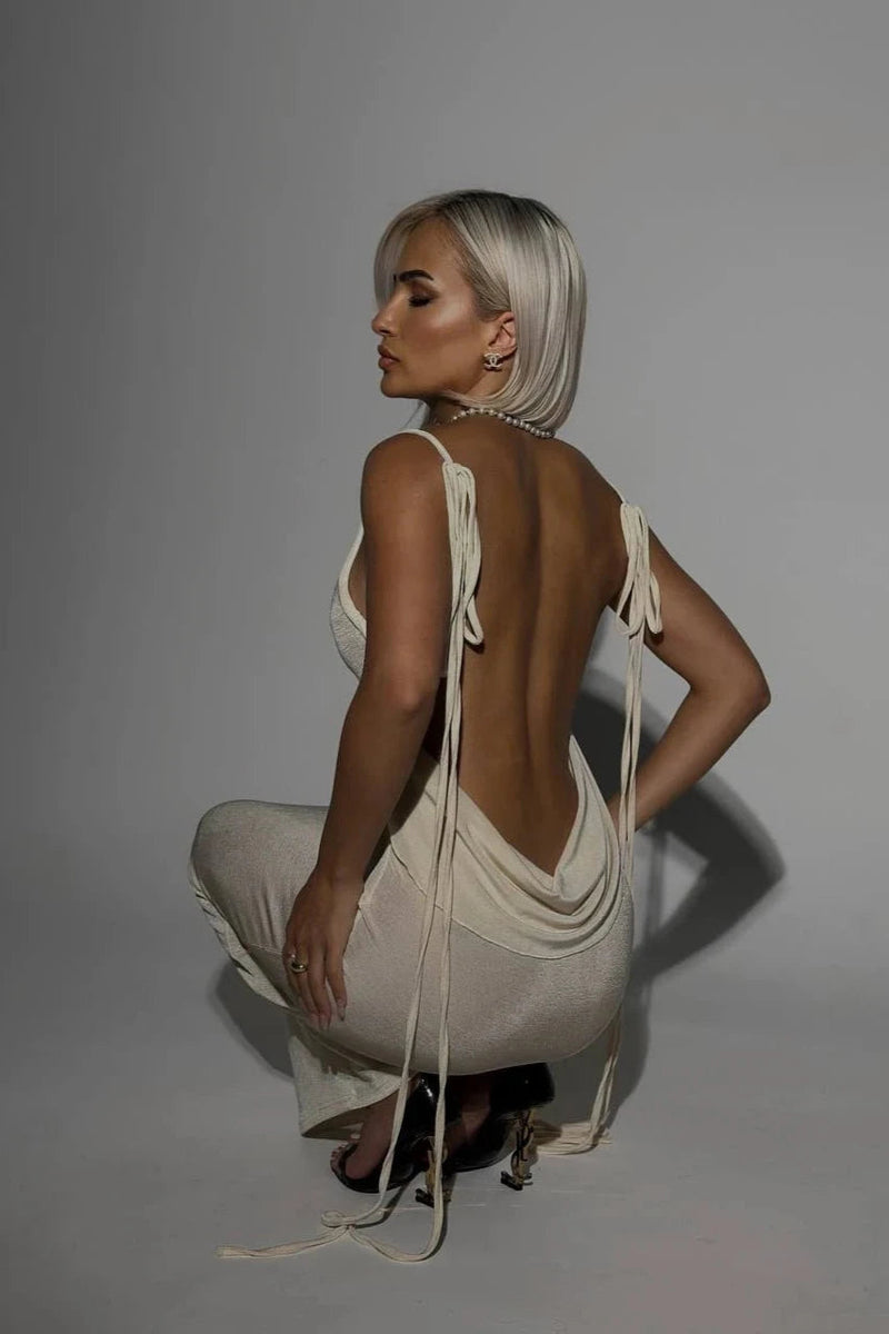 Effortlessly Elegant Garment with a Timeless Design