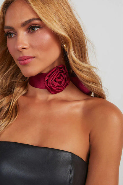 Gracefully Styled Garment for Any Occasion
