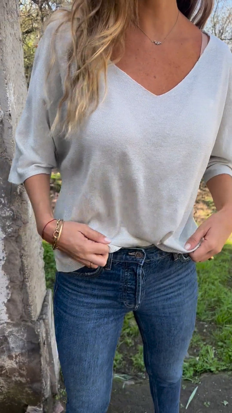 Effortlessly Elegant Top with a Timeless Design