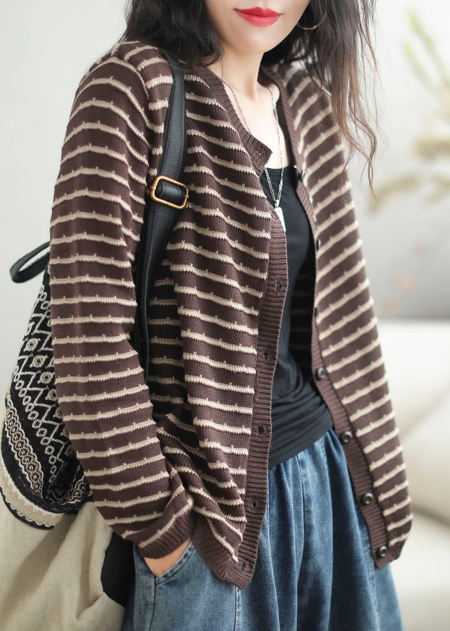 Effortlessly Elegant Sweater with a Timeless Design
