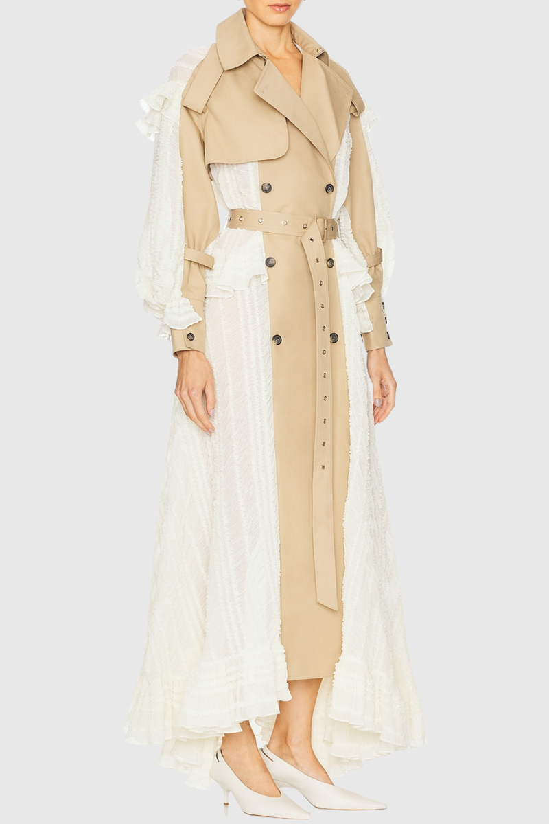 Well Tailored Coat with a Graceful Silhouette