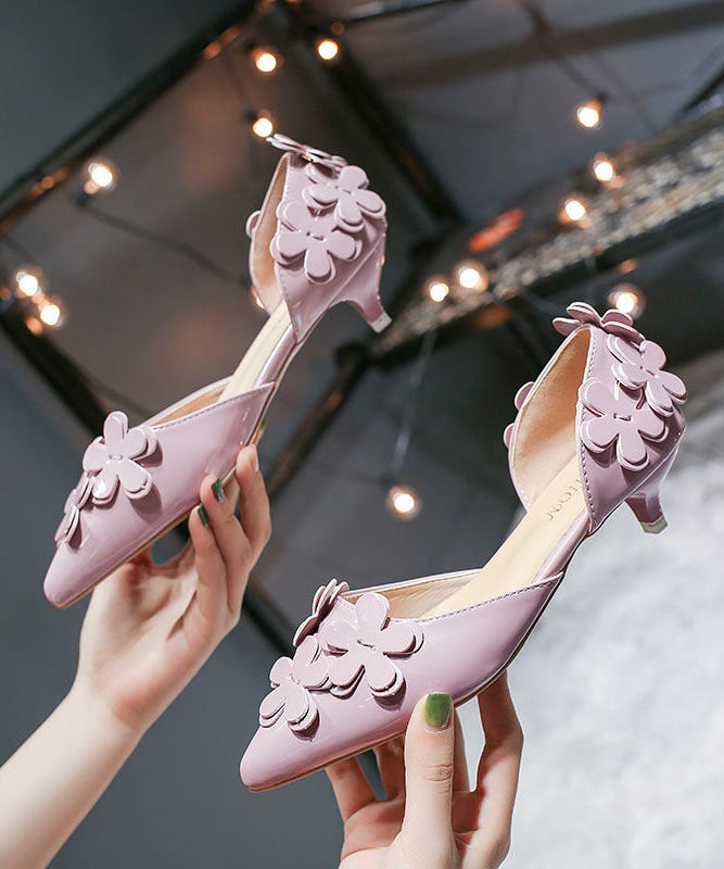 Effortlessly Elegant Heels with a Timeless Design