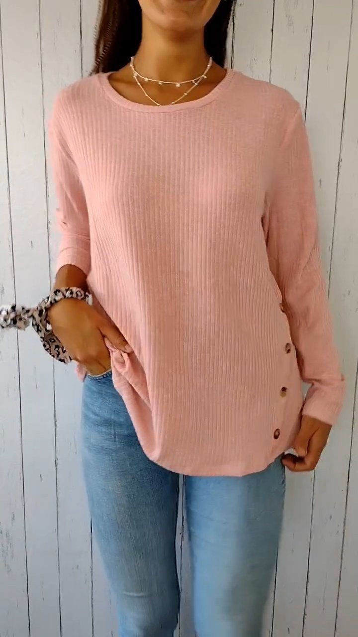 Well Tailored Top with a Graceful Silhouette