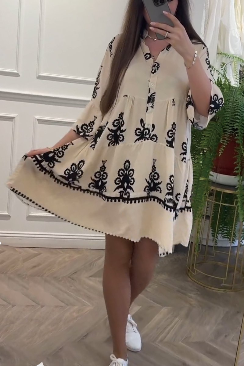 Classic Vintage Dress with a Flattering Fit