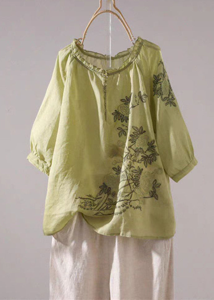Well Tailored Shirt with a Graceful Silhouette