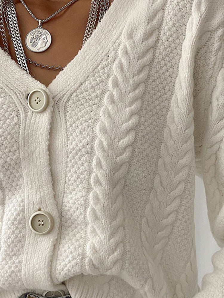Effortlessly Elegant Cardigan with a Timeless Design