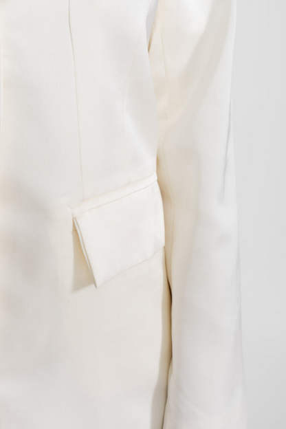 Gracefully Styled Coat for Any Occasion