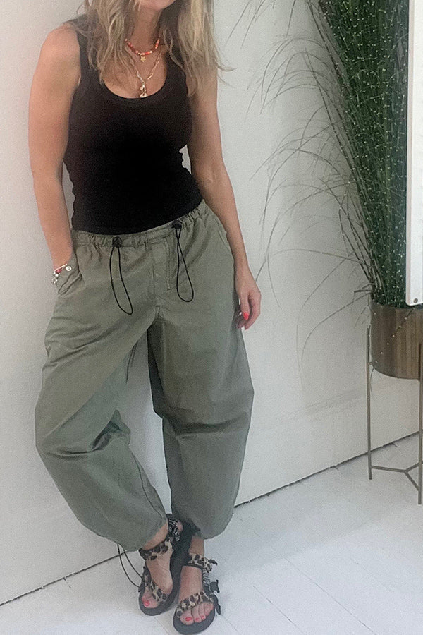 Elegantly Styled Pants for Everyday Wear