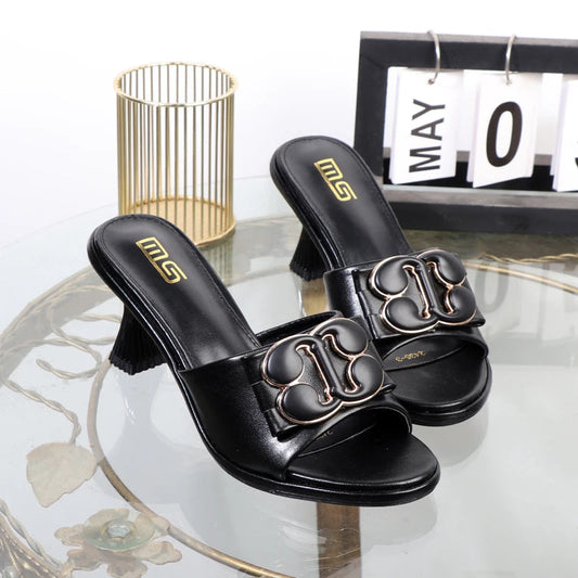 Effortlessly Elegant Heels with a Timeless Design