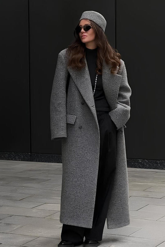 Well Tailored Jacket with a Graceful Silhouette