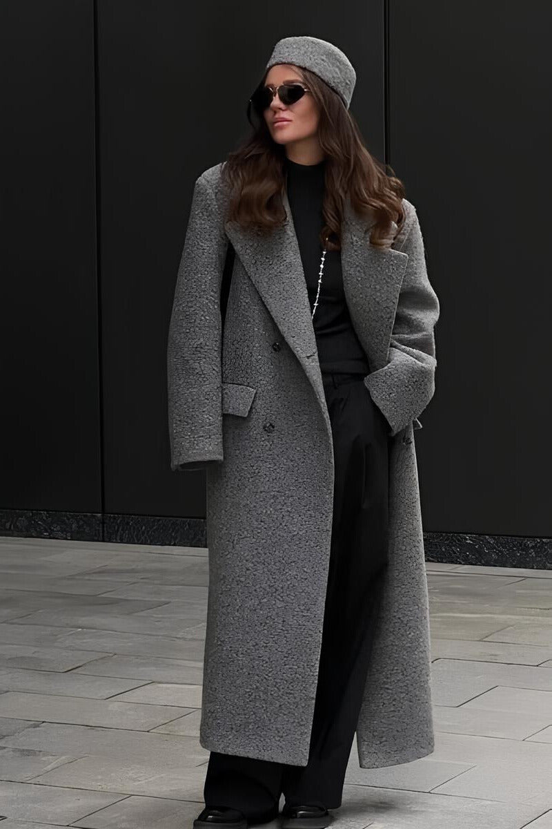 Well Tailored Jacket with a Graceful Silhouette