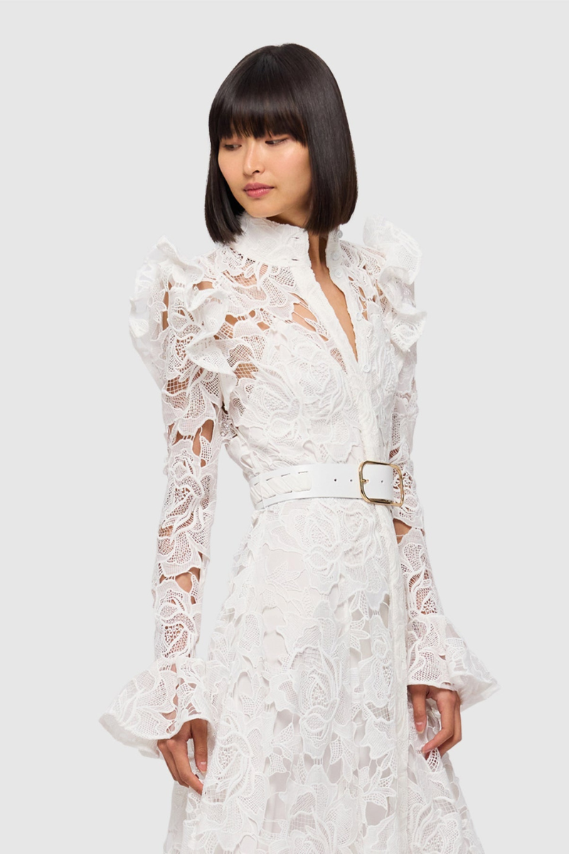 Well Tailored Dress with a Graceful Silhouette