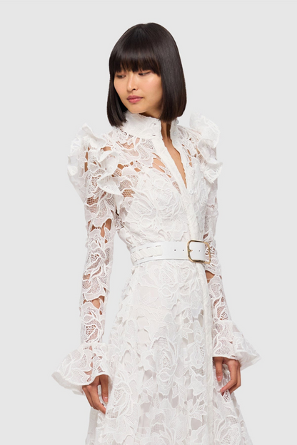 Well Tailored Dress with a Graceful Silhouette