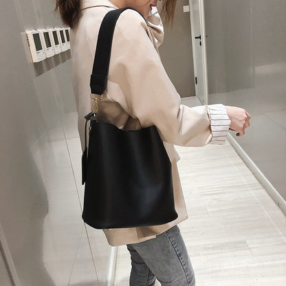 Polished Bag with an Effortless Classic Look