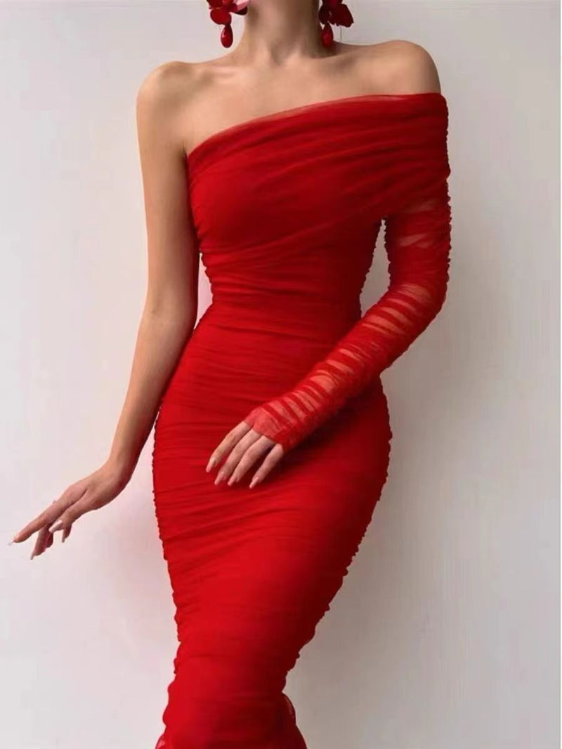 Beautifully Finished Dress in a Timeless Design