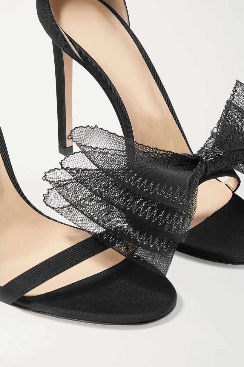 Well Tailored Sandals with a Graceful Silhouette