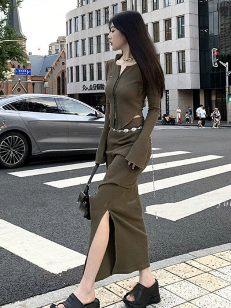Well Tailored Top with a Graceful Silhouette