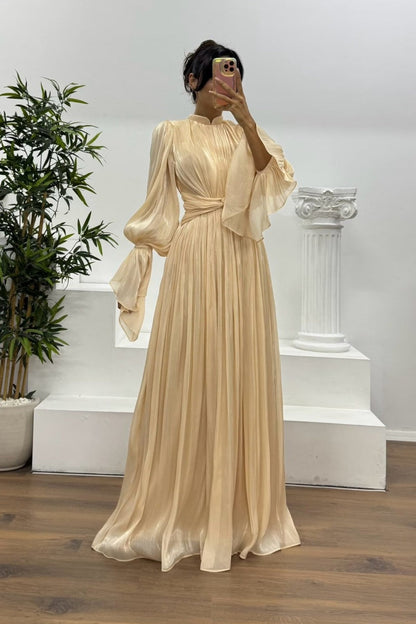 A Vintage Style Dress with Delicate Timeless Details