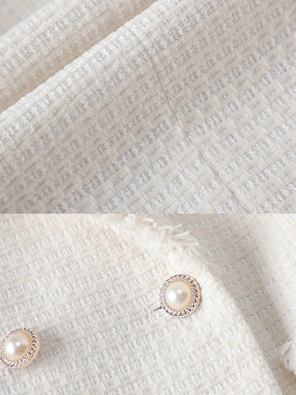 Sophisticated Garment with a Clean Classic Look