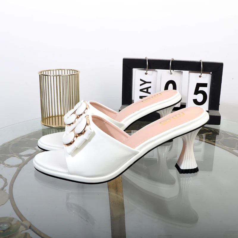 Effortlessly Elegant Heels with a Timeless Design