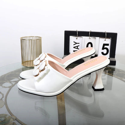 Effortlessly Elegant Heels with a Timeless Design