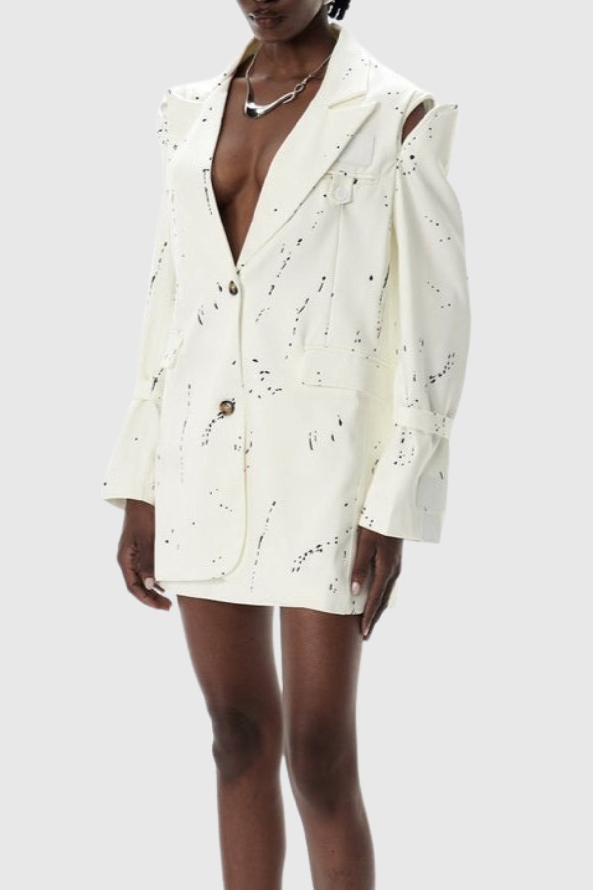 Beautifully Finished Garment in a Timeless Design