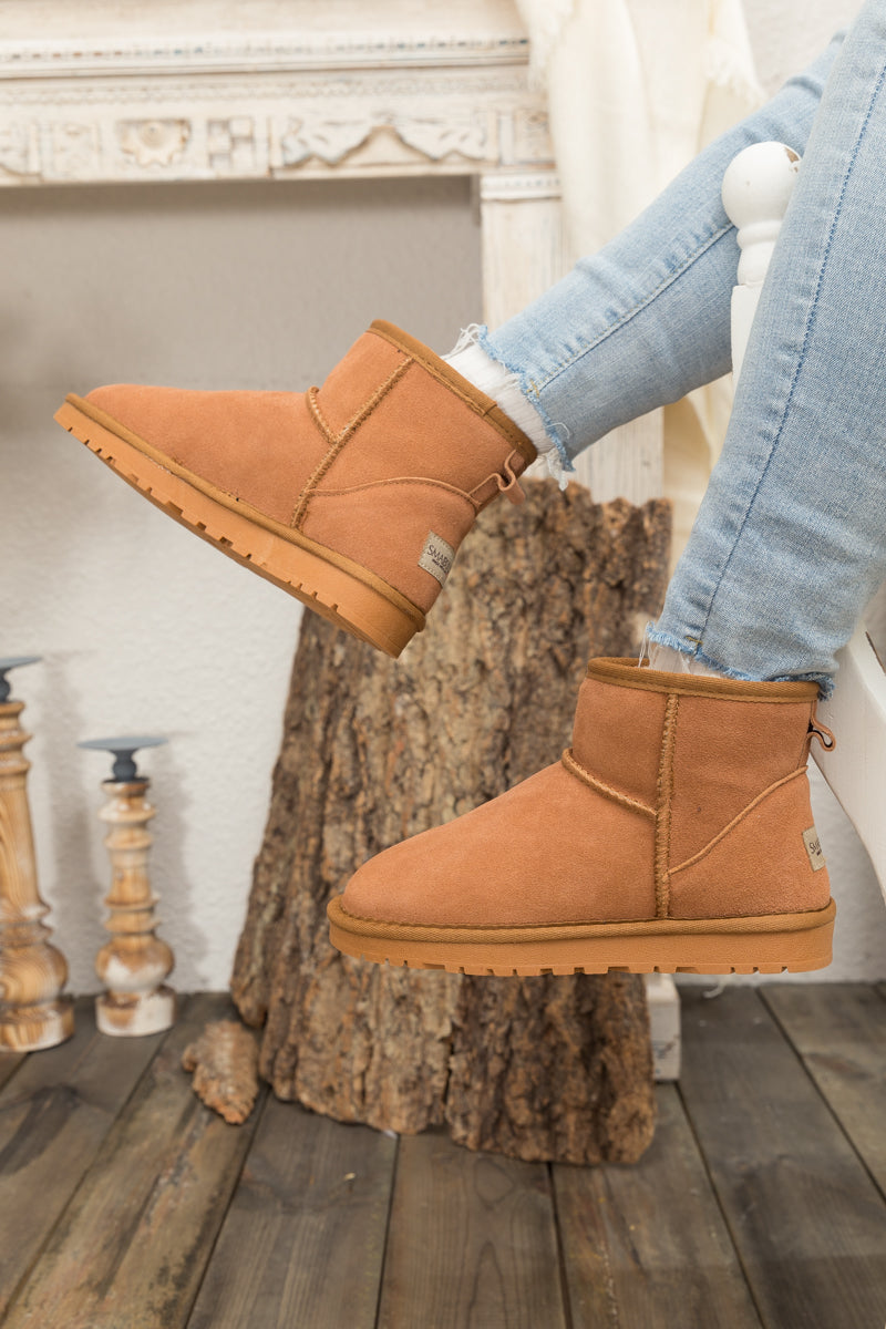 Gracefully Styled Boots for Any Occasion