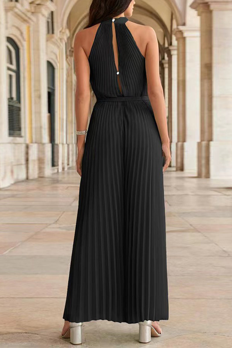 Sophisticated Garment with a Clean Classic Look