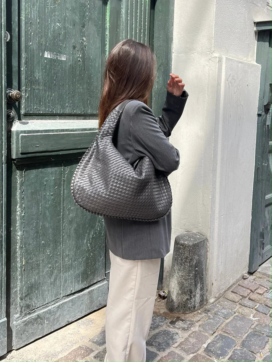 Classic Vintage Bag with a Flattering Fit