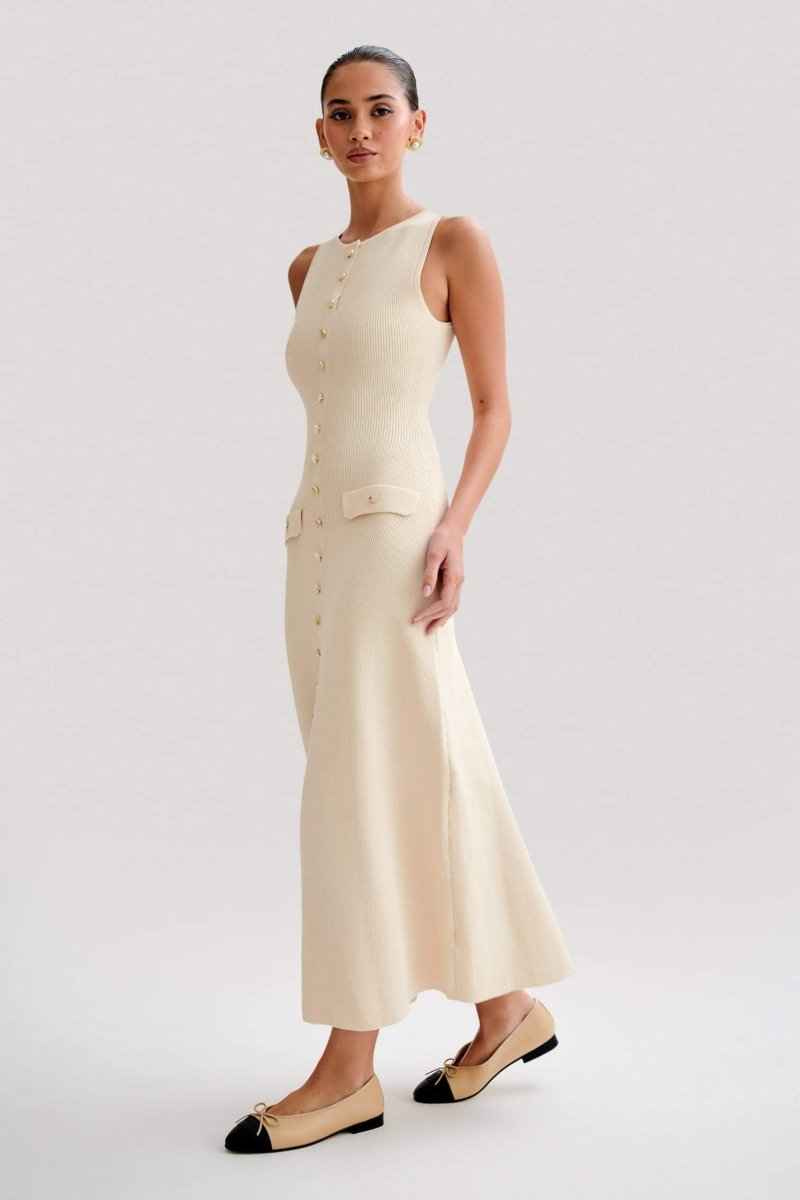 Beautifully Finished Dress in a Timeless Design