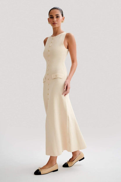 Beautifully Finished Dress in a Timeless Design