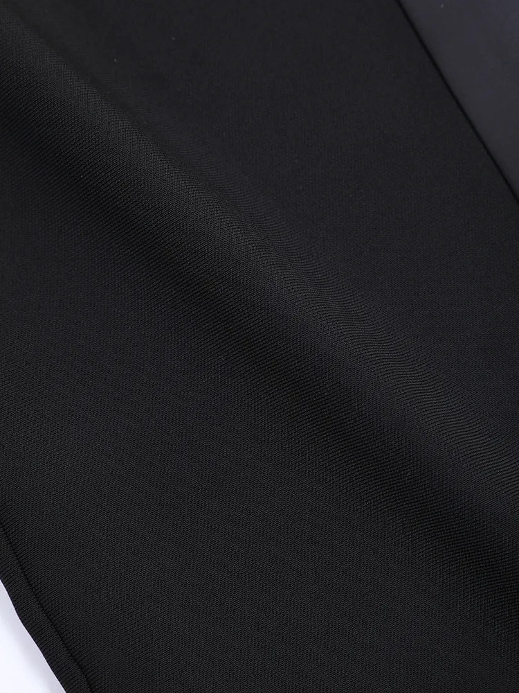Effortlessly Elegant Pants with a Timeless Design